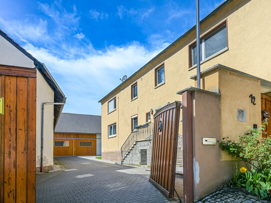 Leben auf dem Land - 2-Fam. Haus (260 qm Wfl.) mit Nebengebäuden in Müdesheim zvk.