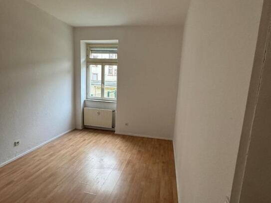 3-Zimmer-Wohnung in schönem Altbau