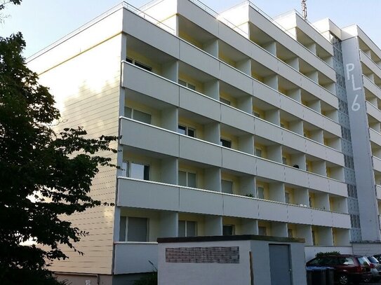 ****Schönes möbliertes Apartment mit Balkon in gepflegtem Gebäude, auch für Senioren geeignet****