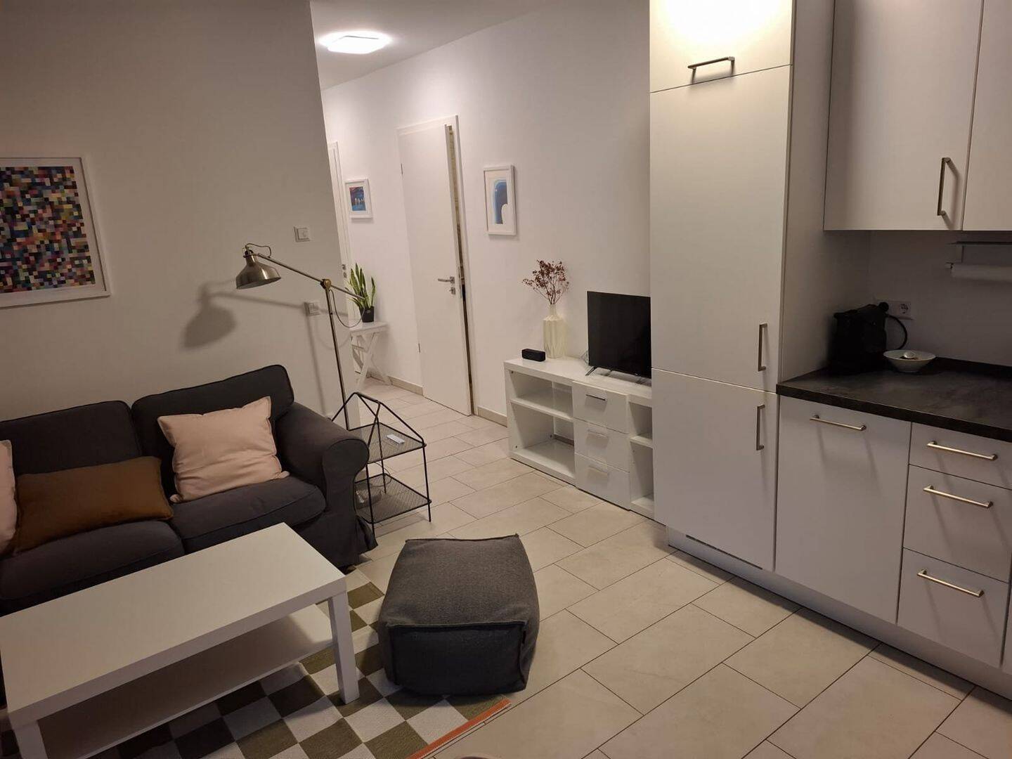 Moderne Erdgeschoss-Oase mit privatem Garten – Feuerbachstr. - Foto 1