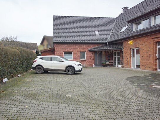 Stilvolles Zweifamilienhaus mit Charme und Potenzial