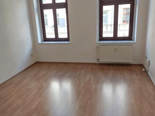 Sehr schöne preiswerte 4-R-Wohnung MD- Sudebnburg . ca.95,24 im 1.OG BLK.zu vermieten