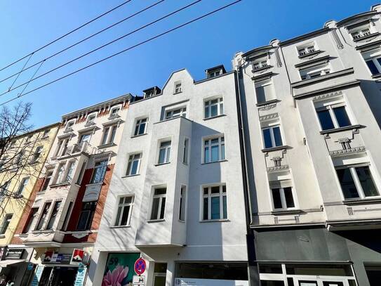 Altbau Wohn- & Geschäftshaus mit großer Gewerbefläche + Anlieferrampe in Düsseldorf-Bilk