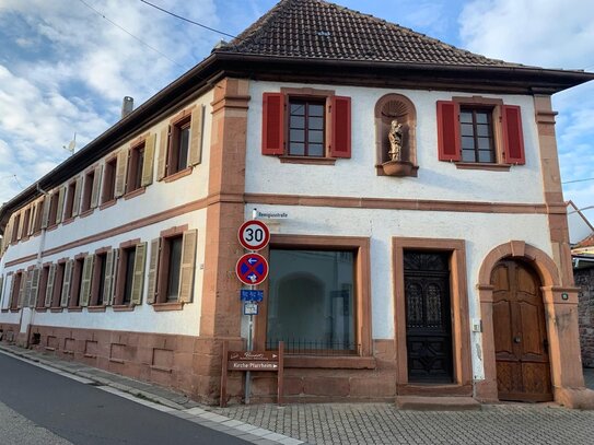 Anlageobjekt Mehrfamilienhaus mit Gewölbekeller in zentraler Lage im Ortsteil Diedesfeld von Neustadt a. d. Weinstraße