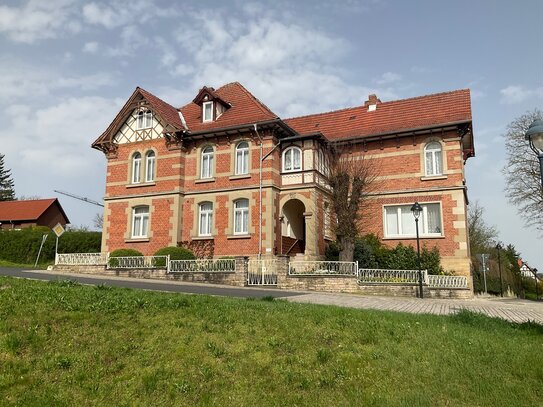 Traumhaftes Wohn- und Geschäftshaus in Heldburg: Historischer Charme trifft auf moderne Möglichkeiten!