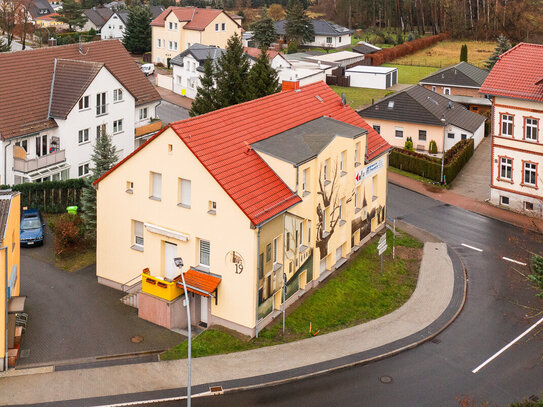 Kapitalanlage! Bahnhofsnah - neun Wohnungen, Keller, moderne Heizung: Mehrfamilienhaus Fredersdorf