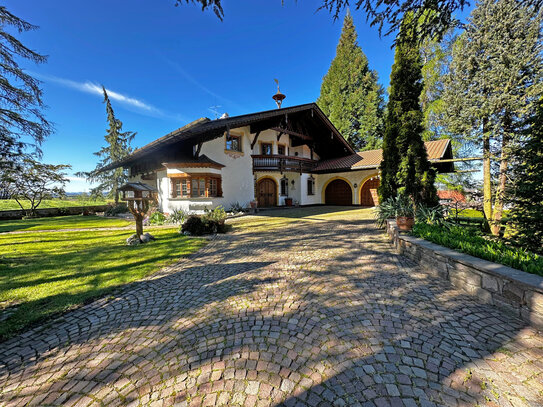 Landhausvilla mit Bergpanorama