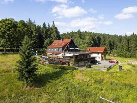 Gasthof mit Ferienwohnungen in idyllischer Waldlage Thüringens