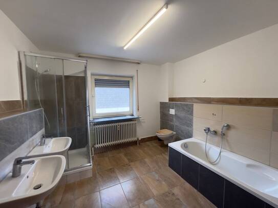 3,5-Zimmer-Wohnung mit Balkon, Garage & Garten – Wohnen mit ca. 108 m² in begehrter Lage von Rohr