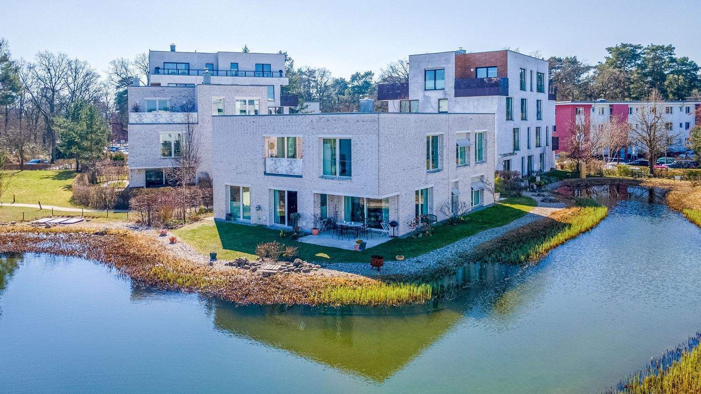 Doppelhaushälfte mit TG-Platz direkt am See-befristet auf 5 Jahre - Foto 1