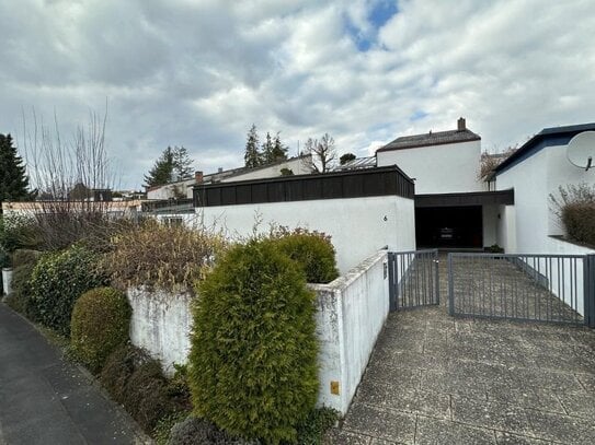 Einfamilienhaus in Schweinfurt Mit Garage und schönem Garten