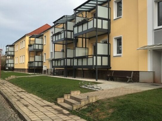 Schöne 3 Raum Wohnung mit Balkon zu vermieten!