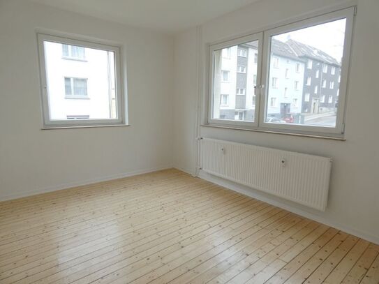 ** Modernisierte 3-Zi-Wohnung mit Loggia in beliebter Lage von Holsterhausen sucht neuen Mieter **