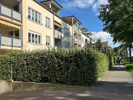 3-Raum-Wohnung mit Loggia zur Westseite / TG-Stellplatz inklusive / für Selbstnutzer frei / in Nähe zum Kulkwitzer See