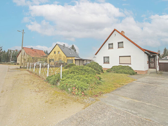 Einfamilienhaus mit großem Grundstück (1.694 m²) in Dessau-Kochstedt (Randlage)