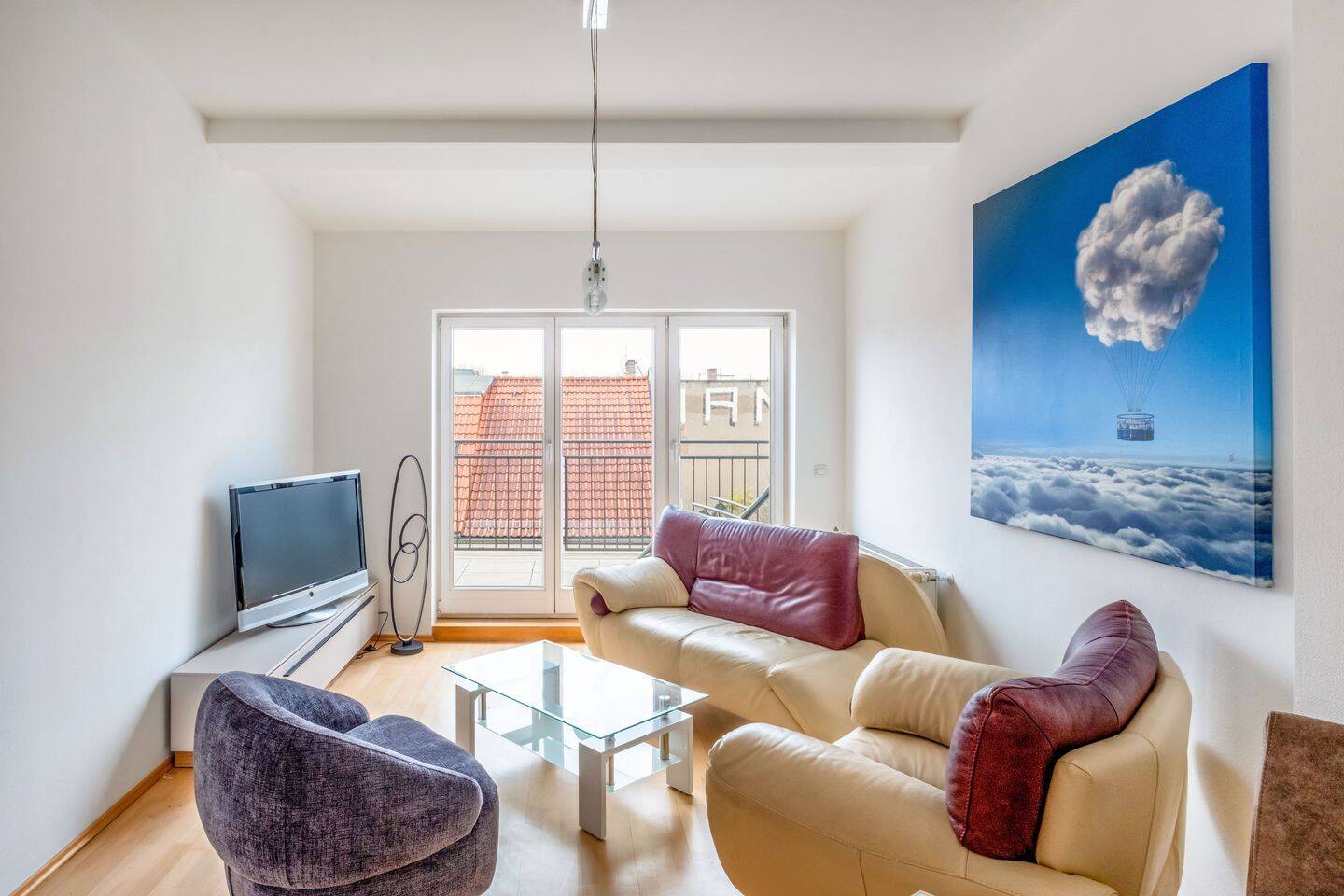 Befristet: Möblierte Dachgeschosswohnung mit Terrasse im Travekiez - Foto 1