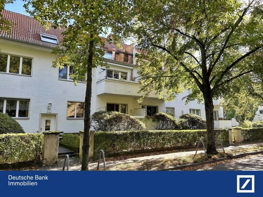 Ruhige Hochparterre-Wohnung mit 2 Balkonen zwischen Dahlem und Friedenau