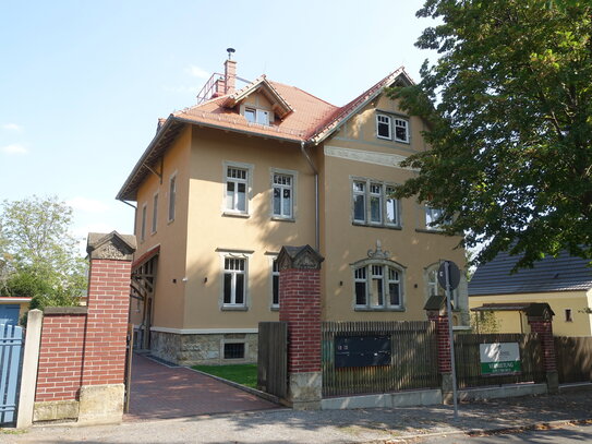 Großzügige 2-Zimmerwohnung im Souterrain in bester Wohnlage von Radebeul-Oberlößnitz