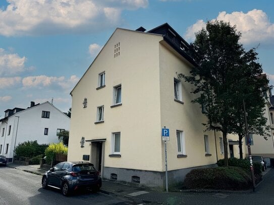 Zentrales Zweifamilienhaus mit ausgebautem Dachgeschoß im Herzen von Siegburg