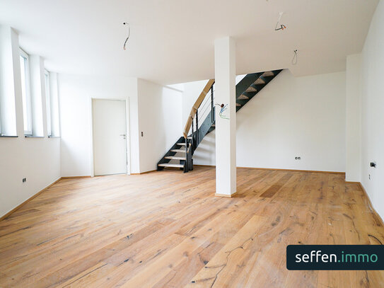 Aufwendig kernsanierte & stilvolle Maisonette-Wohnung mit Dachterrasse & Stellplatz in K-Niehl