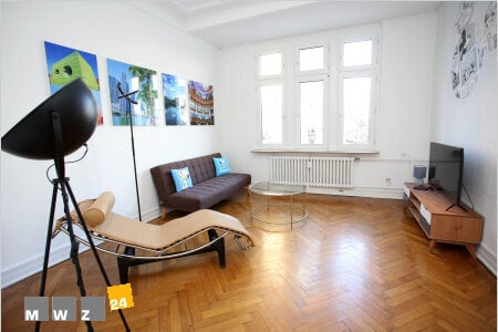 Komplett Möbliert/Furnished Accommodation in: Pempelfort. 4 Zimmer Altbau Wohnung mit hohen Decken