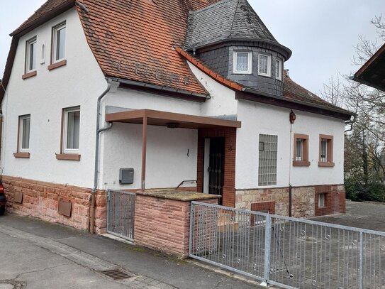 Einfamilienwohnhaus mit Nebengebäude und Garage im OT Pflaumheim