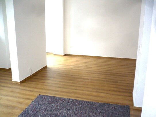 Freisenbr.: san. Altb., 66 m², flotte 2 R KDB, EG, Terr. + Gärtchen, Wärmepumpe, Gar. mögl.