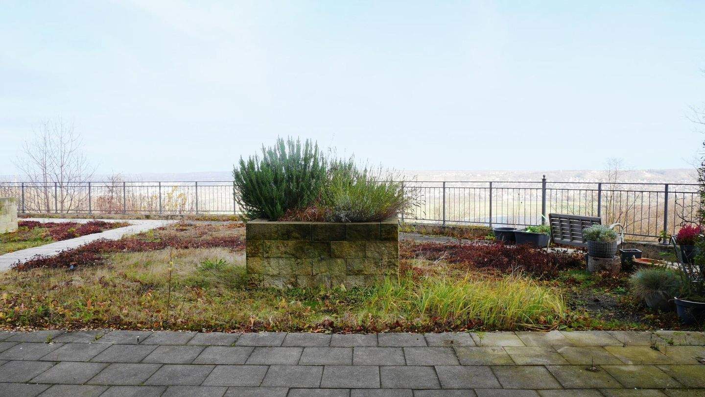 Vakantes Investment in Schlossvilla mit Blick auf die Weinberge von Radebeul!