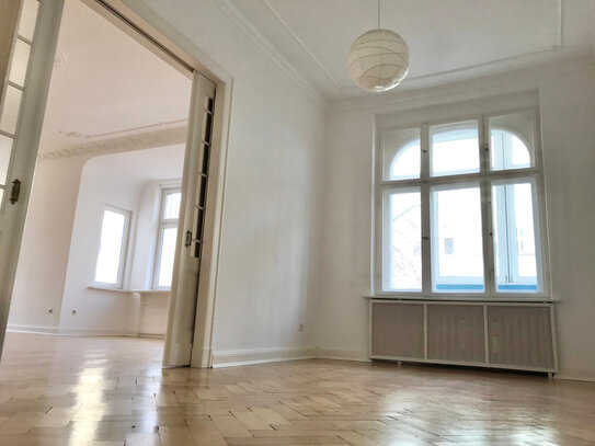 Charmante 4-Zimmer Jugendstil-Altbauwohnung mit Balkon