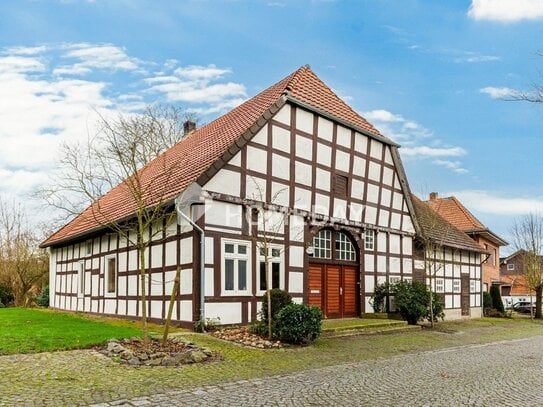 Charmantes Fachwerk-Bauernhaus von 1776 - Stilvoll saniert mit großzügigem Garten und Sauna