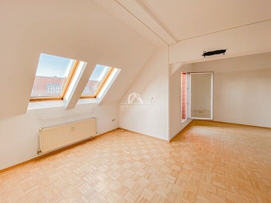 FLORAKIEZ! INTERESSANTE DACHGESCHOSSWOHNUNG MIT TERRASSE IN GEPFLEGTEM ALTBAU! PROVISIONSFREI!