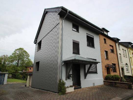 Kernsaniertes Haus 3 Wohneinheiten gehobene Ausstattung schöner Garten erzielbare Miete 19.200 EUR +NK