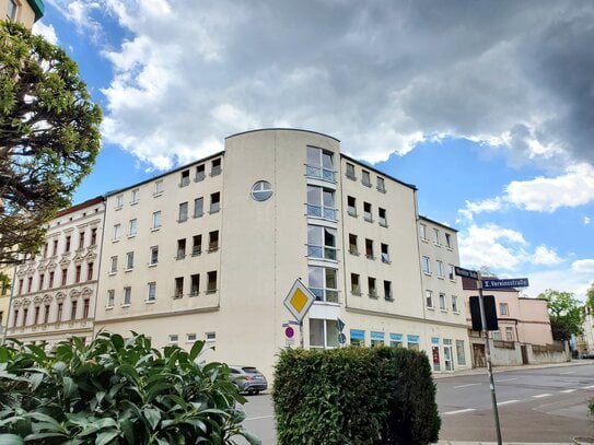 Tolle Kleinwohnung mit Balkon, Aufzug und Duschbad