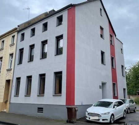 Geräumige Erdgeschosswohnung mit großer Garage