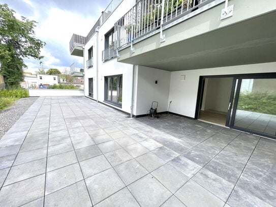 Moderne Neubau-Wohnung mit Terrasse und 2 Tiefgaragenstellplätzen