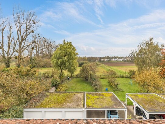 Geräumige 3-4-Zi.-DG-Wohnung mit Garage in Knielingen - Dachterrasse mit Ausblick in die Natur