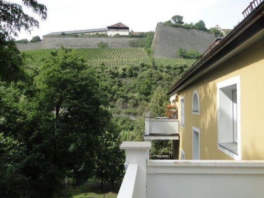 Zwischen Festung & Käppele I Helle 2 ZW mit großem Balkon