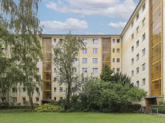 Bezugsfertiges Apartment mit Südbalkon und Aufzug, direkt vor dem Böcklerpark in Kreuzberg