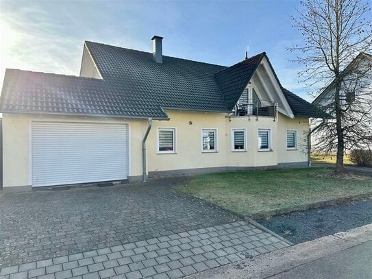 Einziehen und wohlfühlen.....1FH mit Garten/Außen Pool/Sauna/ und Garage