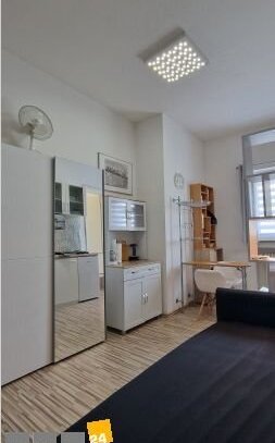 Friedrichstadt: Single-Apartment im Zentrum von Düsseldorf: Wohn-/Schlafraum mit Schlafcoach,