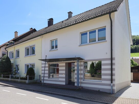 Attraktives Investmentpaket - 2 Immobilien mit 4 Wohnungen + Gewerbe und großzügigem Grundstück!