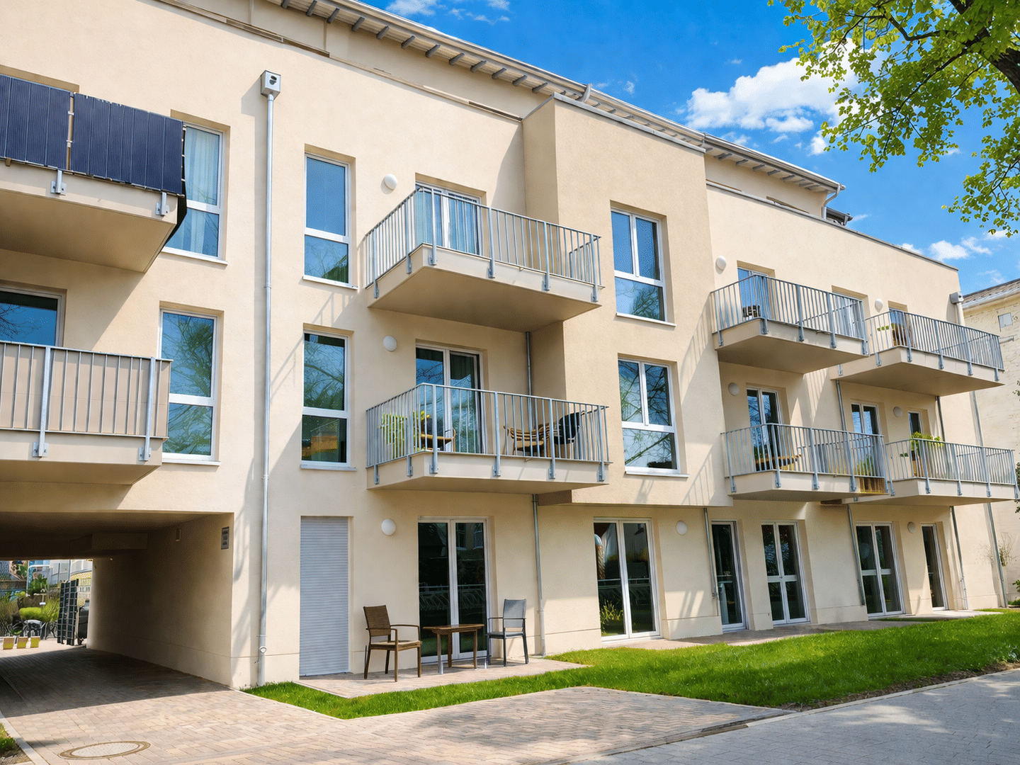 Hochwertige 4-Zimmer Wohnung im 1. OG mit BALKON und EBK im Weißenseer Neubauquartier - Foto 1