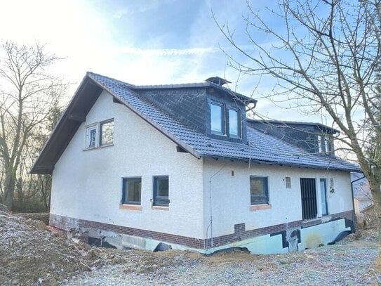 Großzügige 3-Zimmer-Wohnung mit Balkon in Großheirath-Gossenberg