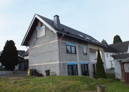 Freistehendes, weitestgehend saniertes Einfamilienhaus in Marmagen...