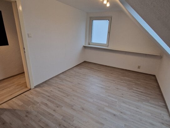 Neu sanierte, helle und ruhige 3 Zimmer Wohnung in ÖJENDORF! sucht Sie: Unseren neuen HAUSMEISTER