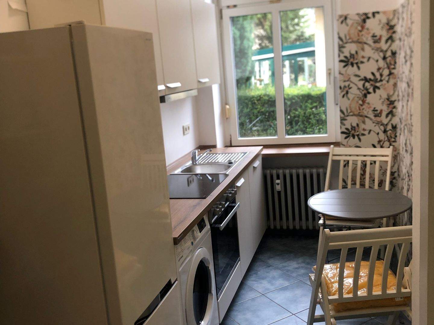 Möblierte Wohnung im Erdgeschoss mit ruhiger Lage - Photo 1