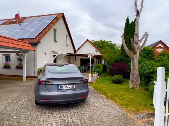 Einfamilienhaus mit schönem Grundstück und moderner Photovoltaikanlage