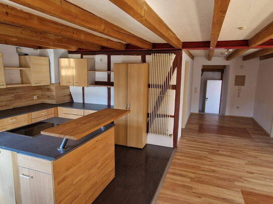 Familienfreundliches Wohnen im Denkmal: 3,5 Zimmer-Wohnung im idyllischen Duttenberg