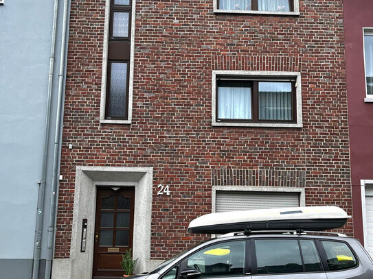 Zweifamilienhaus mit viel Potential in Möchengladbach Rheydt!