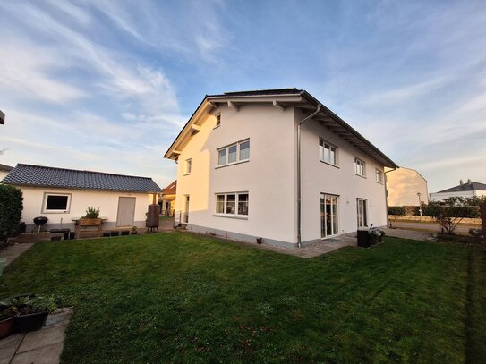 Tolles Haus mit Garten sucht Familie mit Blick in die Zukunft!